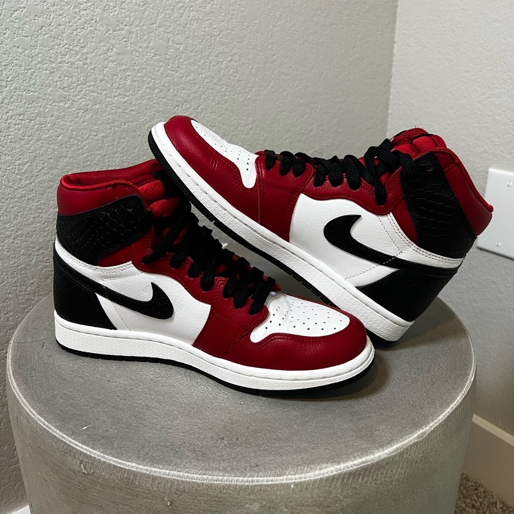 Nike Air Jordan 1 High Retro "Satin Snake" sneakers